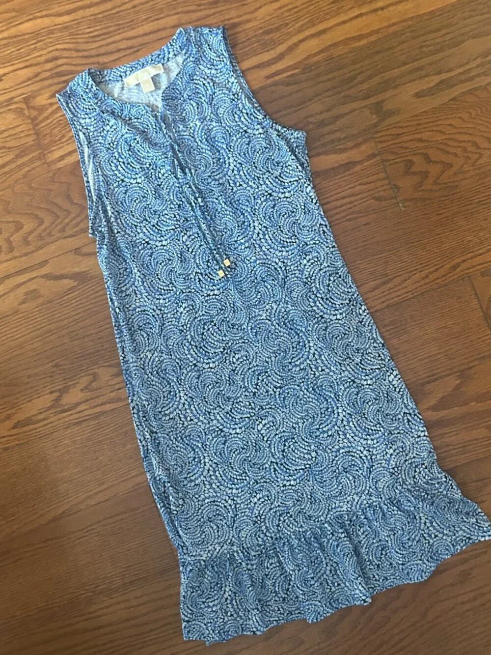 Michael Kors Sleeveless Shift Dress Ruffle Pleated Hem Size XS V-Neck in pristin